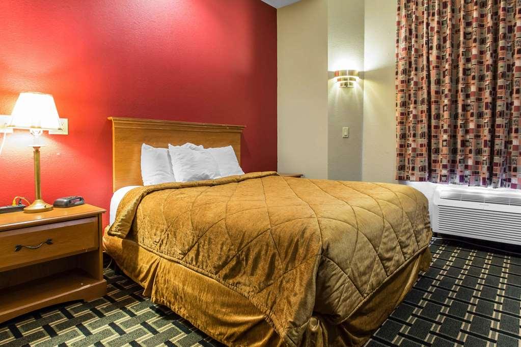 Econo Lodge Inn & Suites Peoria Illinois Номер фото