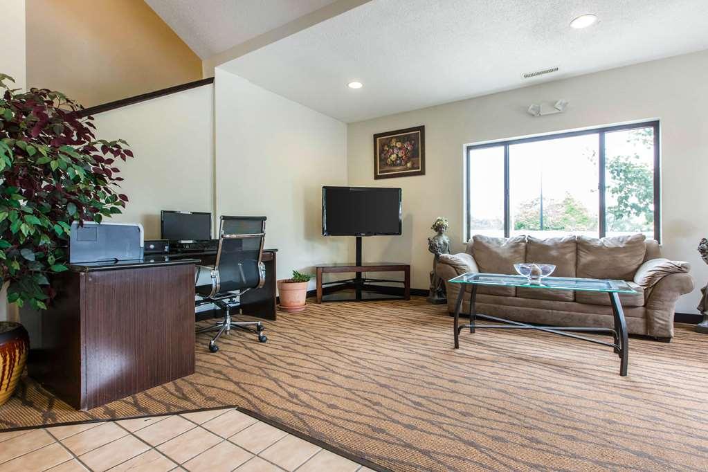 Econo Lodge Inn & Suites Peoria Illinois Интерьер фото