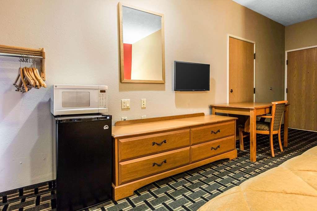 Econo Lodge Inn & Suites Peoria Illinois Номер фото
