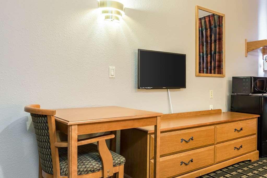 Econo Lodge Inn & Suites Peoria Illinois Номер фото