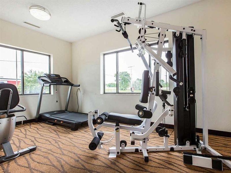 Econo Lodge Inn & Suites Peoria Illinois Экстерьер фото